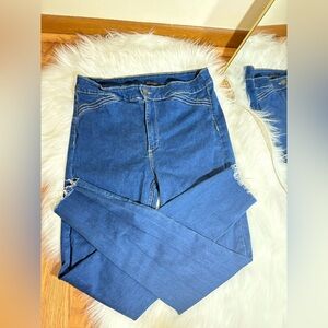 Patrimo Blue Distressed Women Jeans